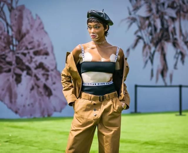 买来只穿过两次的运动服，还能这么搭？