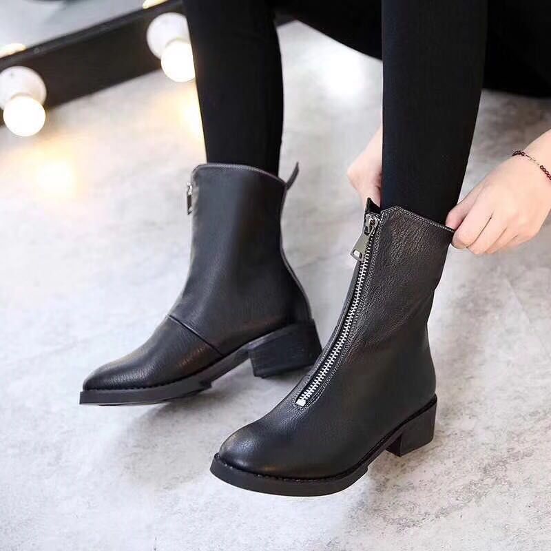 升级版马丁靴，搭小脚裤或裙子都让你美丽加分，好货不等于昂贵