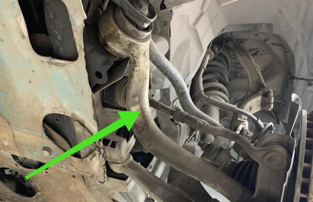 危及@维修师傅:车上这个零件要及时更换,别等到危及生命才重视!