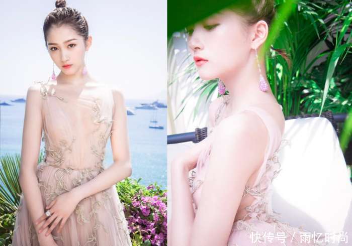 关晓彤真疯狂! 破洞牛仔裤也要穿两条? 网友: 腿长就怕热了吗?