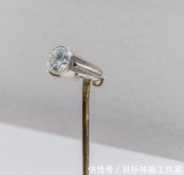  首饰|清朝的首饰比现代还时尚，鸽子蛋钻戒翡翠耳环样样有