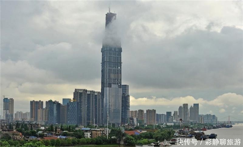 300亿建武汉最高楼，跻身华东巅峰，因降高憾别世界第四高楼