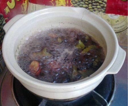 减肥最快的方法，每早一杯水，排毒刮油瘦肚子，越喝身材越苗条