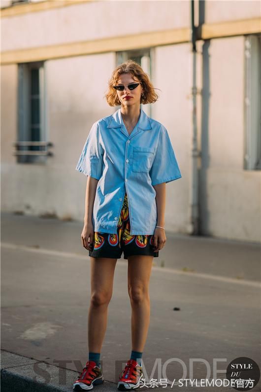 夏天街拍，就是要清爽的蓝！
