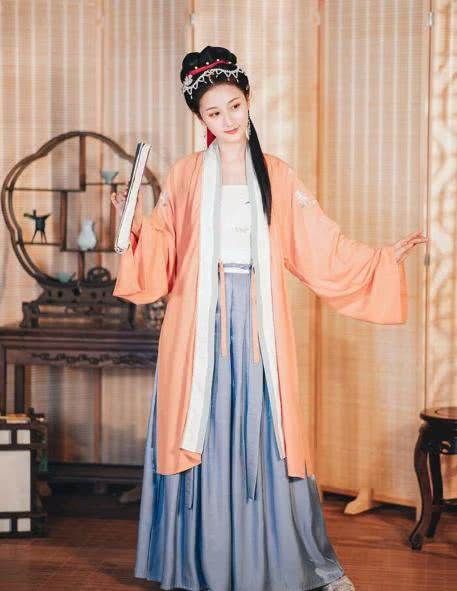  『款褙子』汉服科普：宋制褙子如何搭配春夏装，与明制披风有何不同？