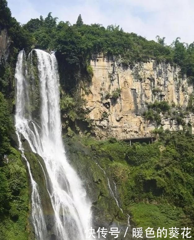 在中国峡谷奇观中，有一处堪称大裂谷地缝代表，有天下第一缝之称