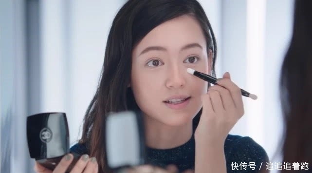 颜太美■香奈儿的眼光一向挑剔,却选她做御用彩妆模特,因素颜太美总被网友恳求卸妆