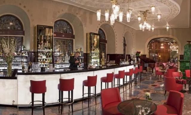 世界杯上的皇家气派 沙特队在圣彼得堡训练不