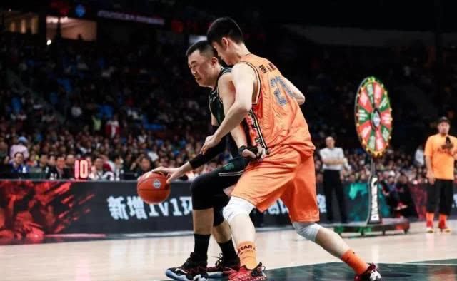 郭艾伦cba全明星球鞋