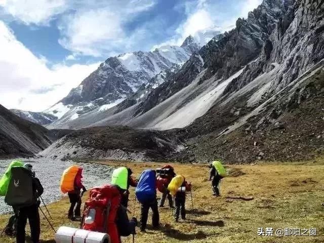 新疆有条穿越天山的夏塔魔鬼古道，风景如画，去过的人少之又少！