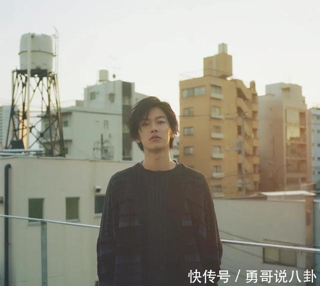 情人■佐藤健如何翻身做男神曾经年轻杀马特,如今日本草食男情人