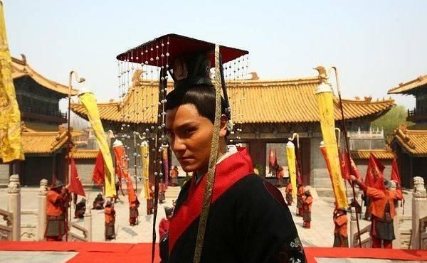  「明朝」面对同样的被包围局面，其他皇帝都能跑，为什么崇祯就不能跑？