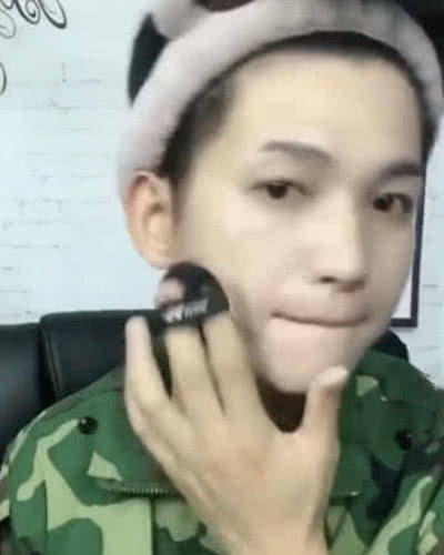网红工地小哥化妆，即使再邋遢，也可以打造自己“小奶狗”形象！