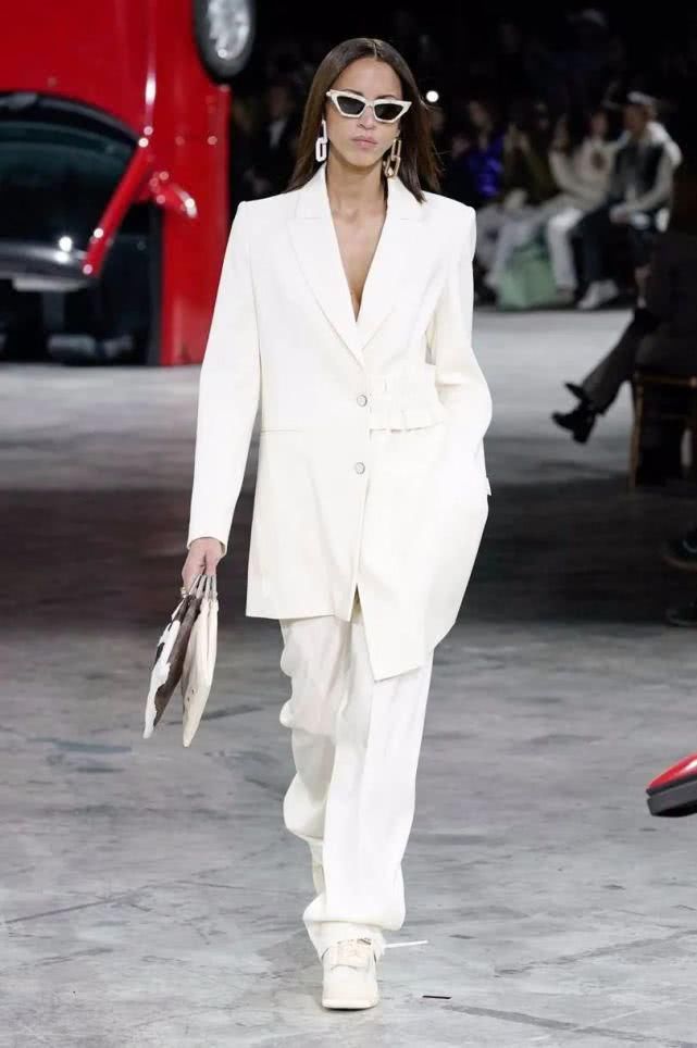  『Off』运动潮牌也可以很时髦丨Off-White 2020 秋冬系列