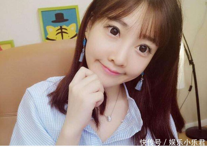 冯提莫短裤太紧，都勒出害羞的“三角区”了，网友：我想歪了