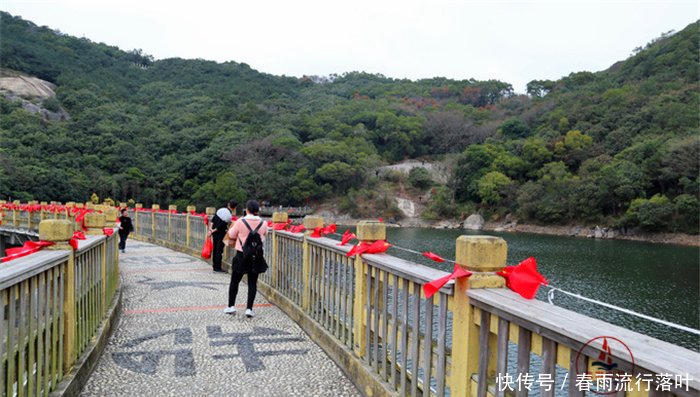 泉州美丽的清源山，有中国最大的道教石刻，还有清净的清源洞