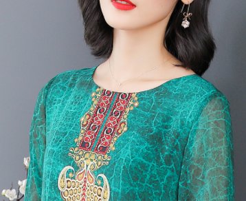 女人45岁别服老，穿这12款旗袍，年轻20岁不止，女人味十足