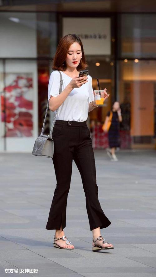 街拍美女:妙龄女郎的时尚秀,个个优雅迷人!