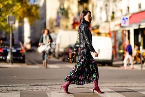  『女生』女生帅起来就没男生什么事了？酷帅洒脱的皮夹克，凹出摩登气场！