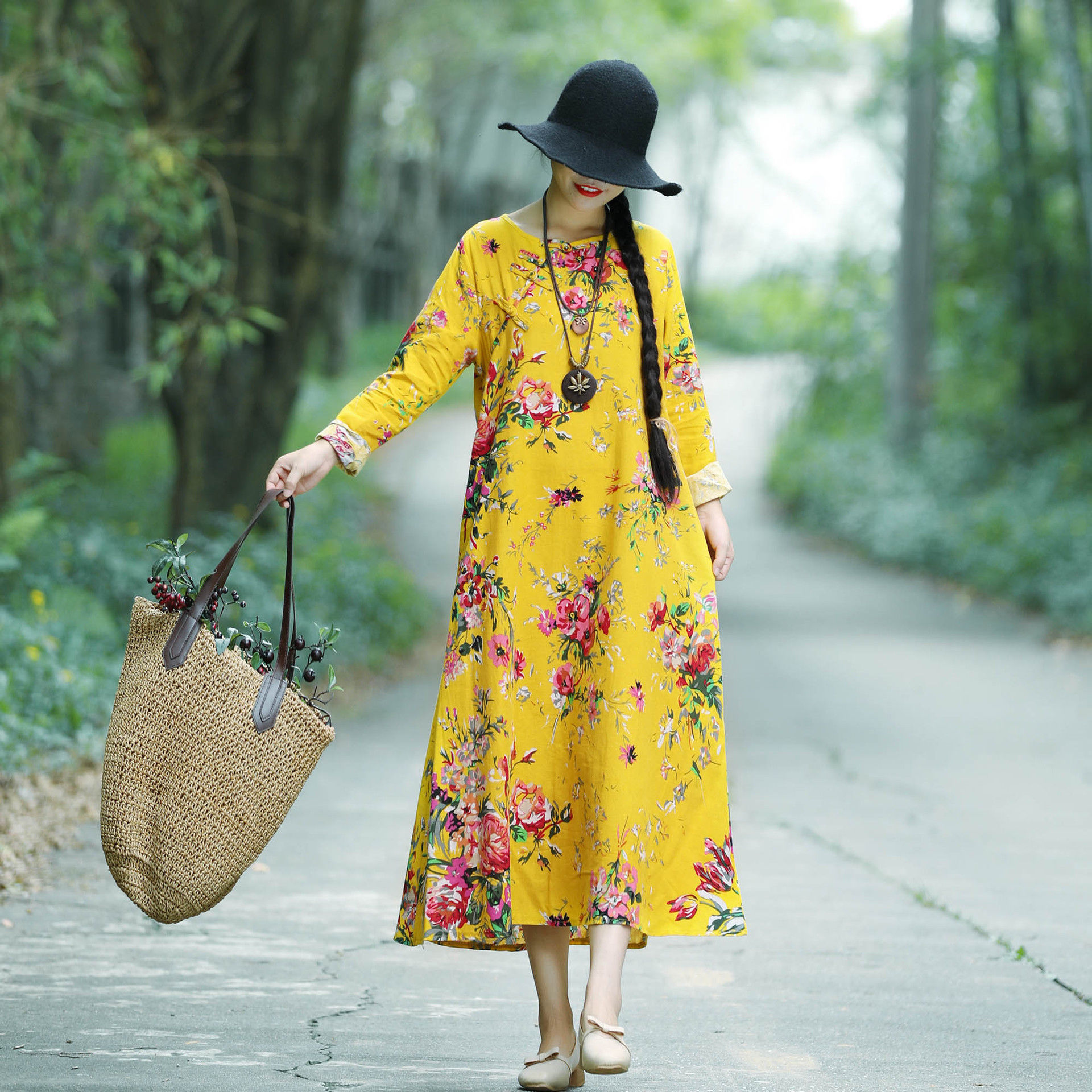 还穿什么T恤啊，太土了!18年新款连衣裙都在这，聚会穿贼有面