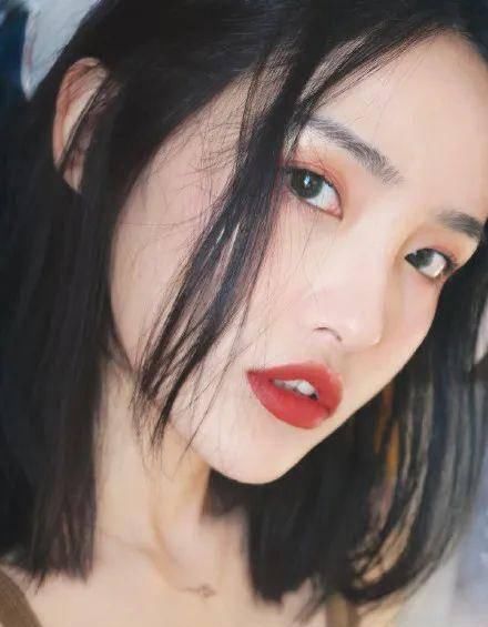  「究竟」一支YSL卖2000？！这种身家翻番的彩妆产品究竟有哪些来头？