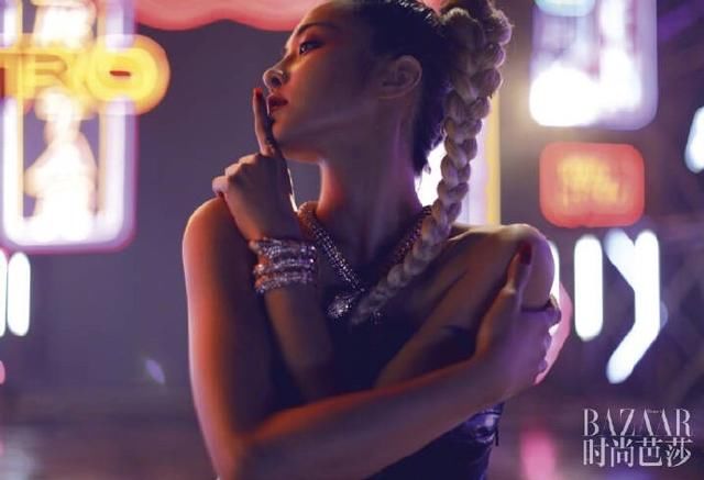 蔡依林真大胆穿衣只遮重点部位，网友:下面勒的不疼吗