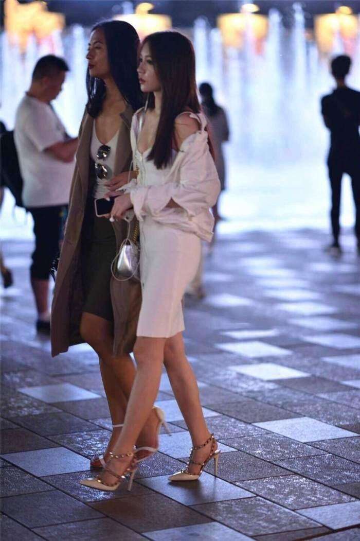 路人街拍, 肉隐肉现, 这样子很明显啊