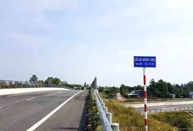  「高速」越南国家级高速公路才投入一年，部分道路就开裂，被质