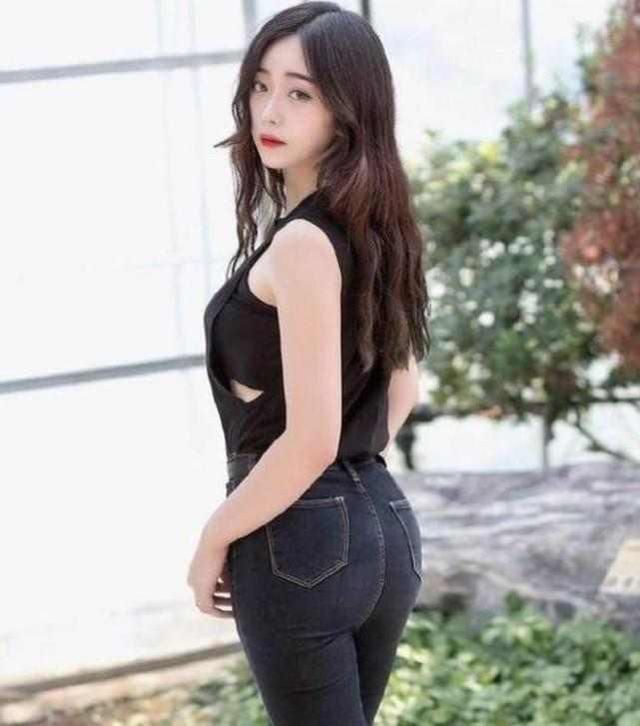 不管是小淑女和萌妹子都可以驾驭，穿在身上优雅大气尽显魅力风情