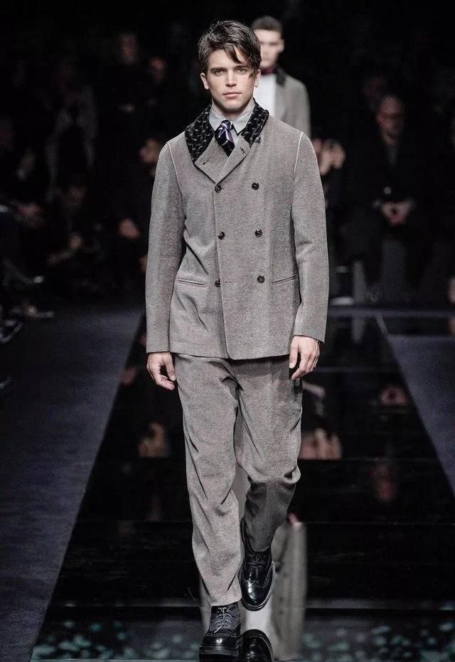  「延续」85岁的Armani先生，一直延续自己的风格，优雅简约的更加年轻化