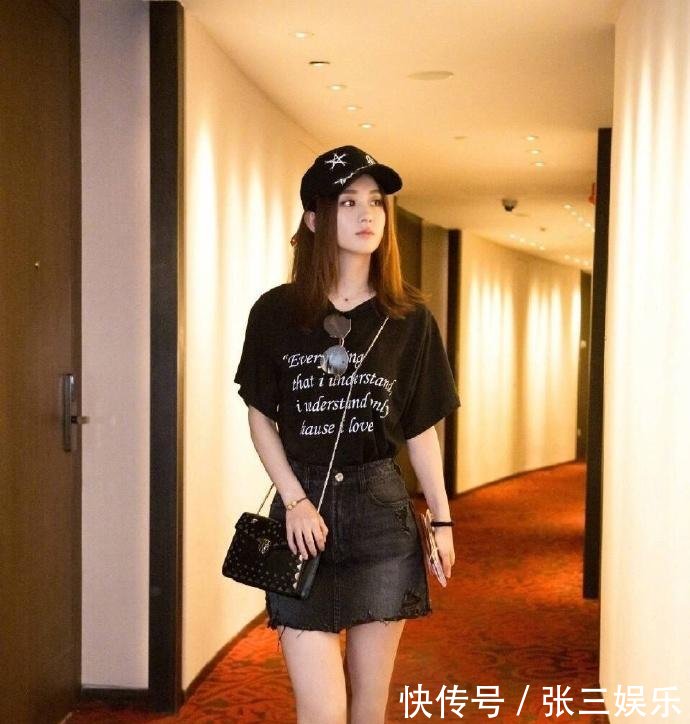 赵丽颖心真大, 背带牛仔裤都能穿出短粗腿, 网友: 简直不能接受