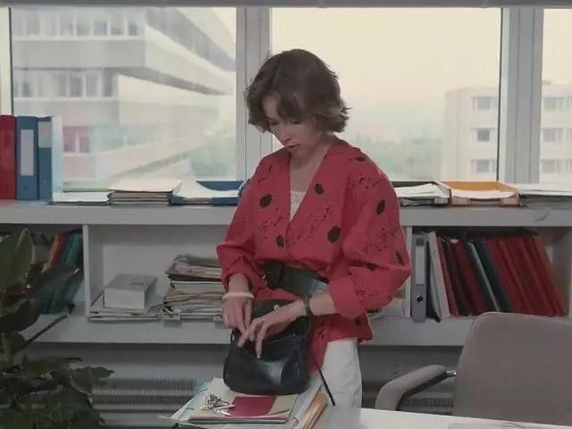 这次我们不谈情说爱，一起来聊聊那些爱情电影中被忽略的时髦搭配