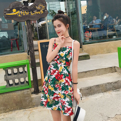 外出旅游，一定要备一件“勾魂裙”，显身材又性感，让人神魂颠倒