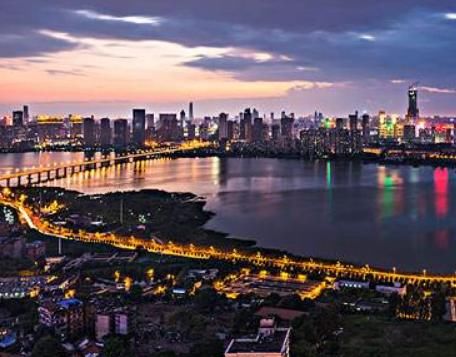  「gdp」我国三镇合并告捷的城市，GDP也跻身全国前十，有望实现