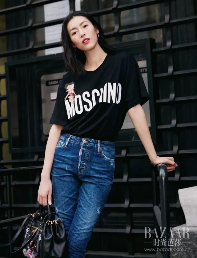 不骗你，刘雯衣橱里可能有180条牛仔裤!