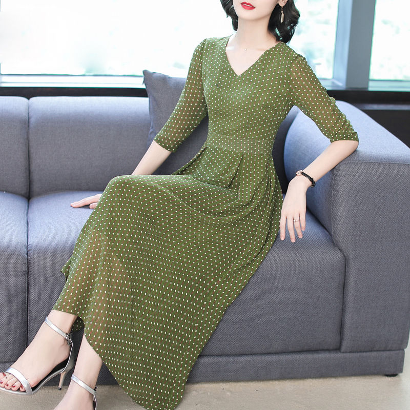 三伏天最流行的棉绸裙，配高跟鞋，一件比一件美的迷人