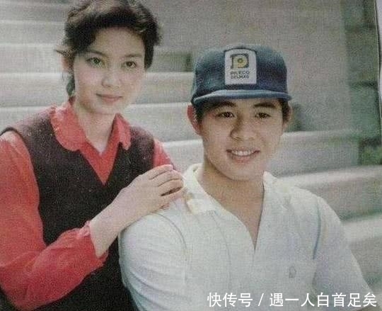 糟糠之妻■李连杰为改运娶前妻?抛弃“糟糠之妻”后黄秋燕寄居地下室