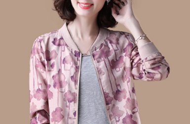 天!本以为小衫+长裤流行，没想到!9月竟火了“薄外套”，真美