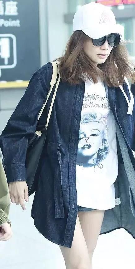 同是机场私服装，唐嫣宋茜长裤像拖地，韩雪佟丽娅短裙似走红毯