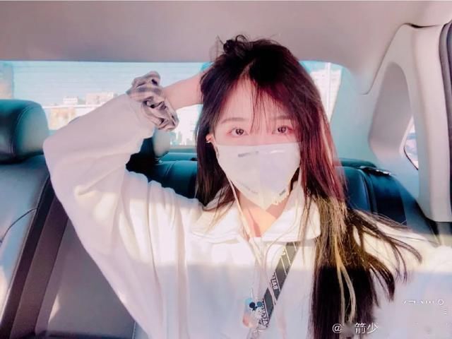  『好看』春季卫衣如何搭配才好看？我怕你看完，追着问我要链接！