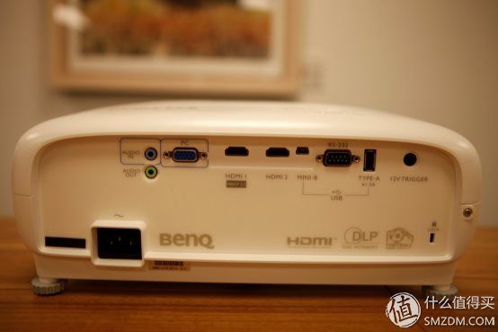 秋风评投显 篇四:入门级4K投影怎么选?Viewsonic 优派 PX727-4K 对比 BenQ 明基TK800