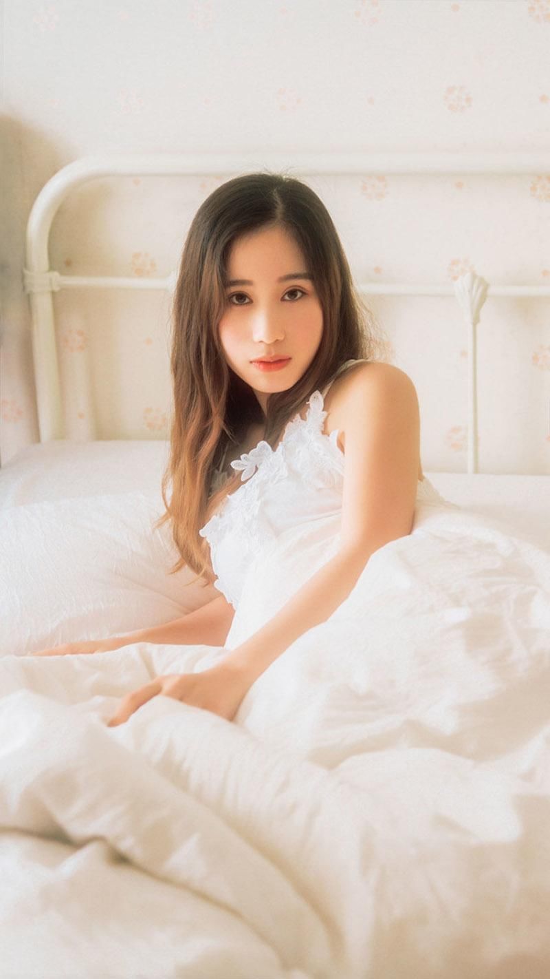 极品美女性感吊带裙诱人私房图片