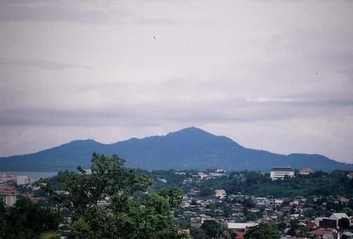 风景绝美消费低海岛！水果卖白菜价，十几万买独栋木屋永久使用？