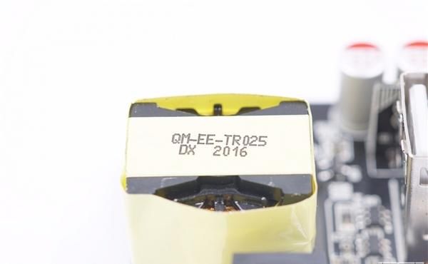 云星电子|三口USB+27瓦快充 米家插线板拆解:用料精细