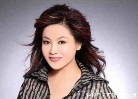  #去世#军人家庭出身，24岁一炮而红，47岁父母丈夫相继去世，今仍旧单身