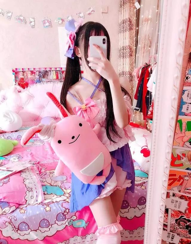 蔡萝莉回应假萝莉传言:恶语伤人!