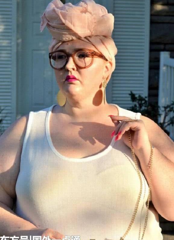 女子体重接近300斤，却意外成为新晋网红，原因竟是因为衣服！