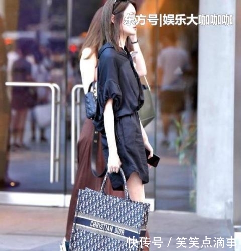  『美女』街拍：般般入画的小姐姐，一条红色背心配白色长裙，时尚优雅大方