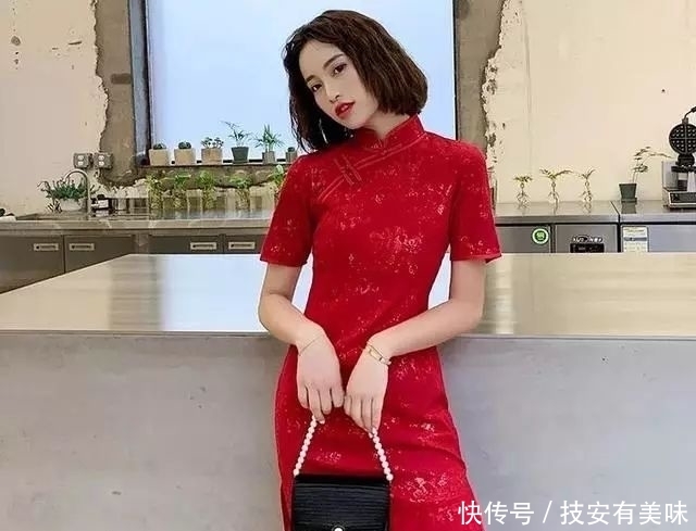 「穿着的女」今年流行穿旗袍,复古文艺棉旗袍,气质大于颜值