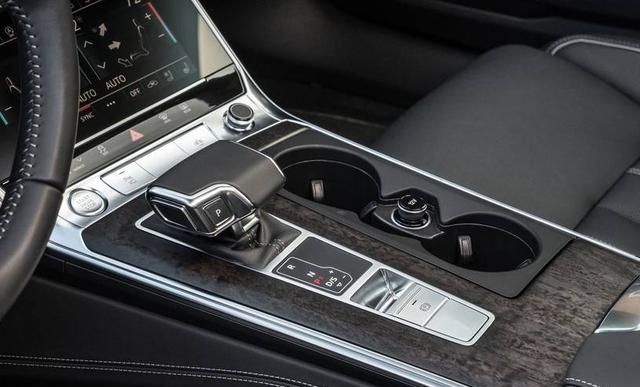 「中型豪华轿车」2020款奥迪A6，口碑如何？